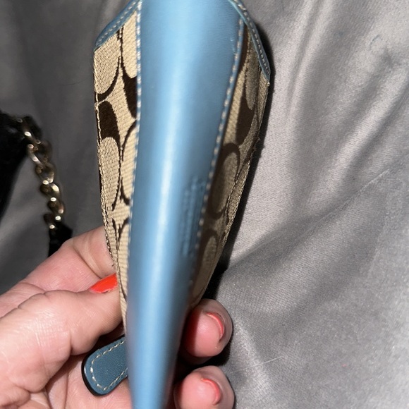 Coach signature brown with teal leather blue so cute 🥰 has keychain - Picture 8 of 11